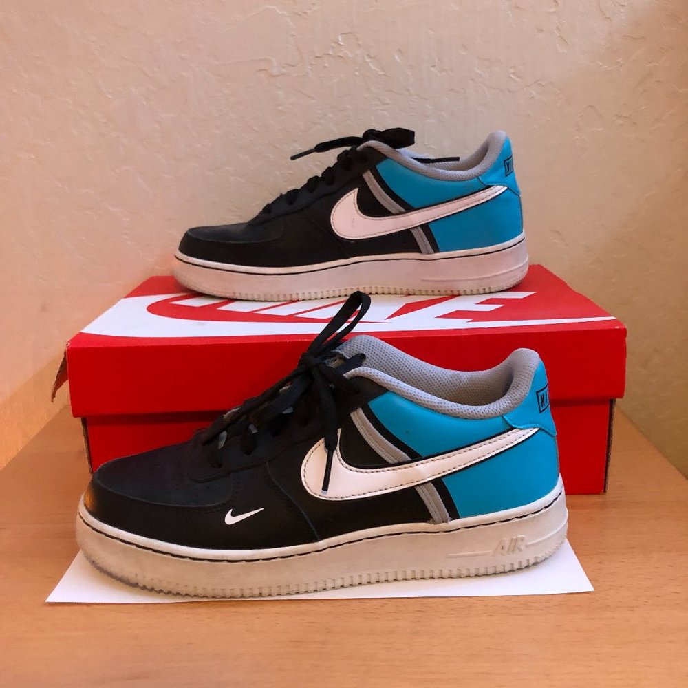 Sky Blueand black Air Force Ones - Picture 4 of 8